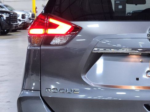 Used 2017 Nissan Rogue SV FWD image 20