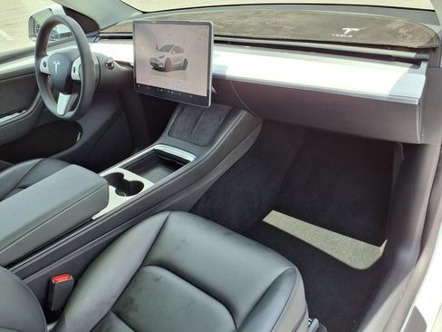 Used 2024 Tesla Model Y Long Range AWD/4WD image 11