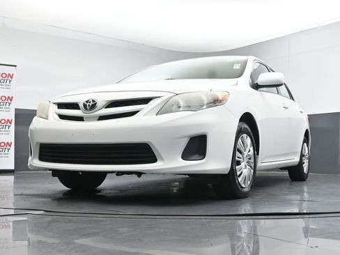 Used 2011 Toyota Corolla LE image 33