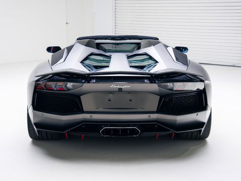 Used 2015 Lamborghini Aventador LP 700-4 image 28