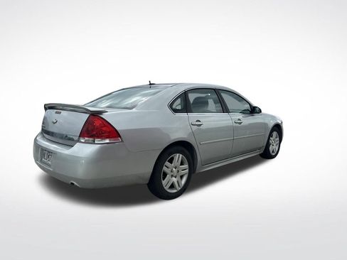 Used 2009 Chevrolet Impala LT w/ Sun and Wheel Package FWD image 7
