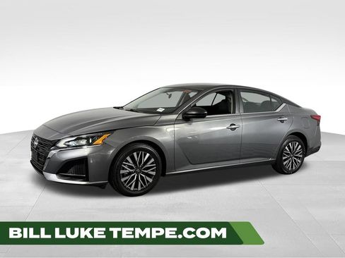 Used 2025 Nissan Altima 2.5 SV FWD image 1