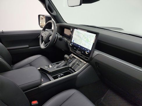 Used 2025 Lexus GX 550 AWD/4WD image 19