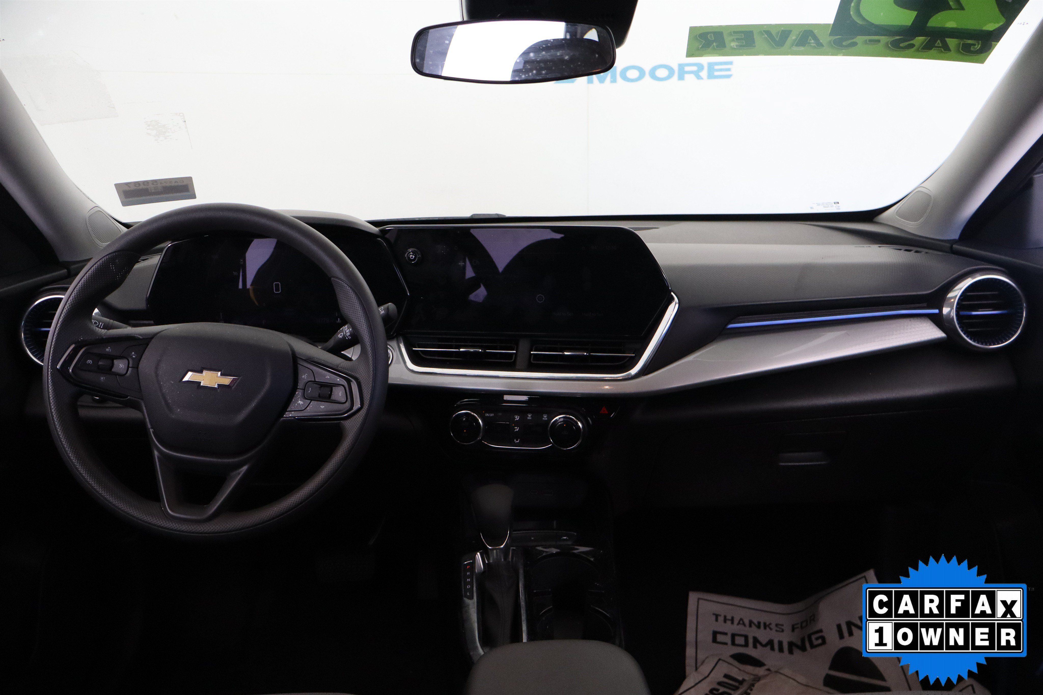 Used 2025 Chevrolet Trax LT FWD image 16