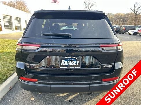 Certified 2022 Jeep Grand Cherokee Altitude image 26