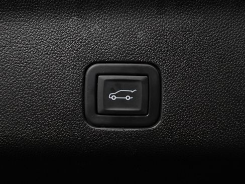 Used 2023 Chevrolet Tahoe High Country w/ Premium Package RWD image 13