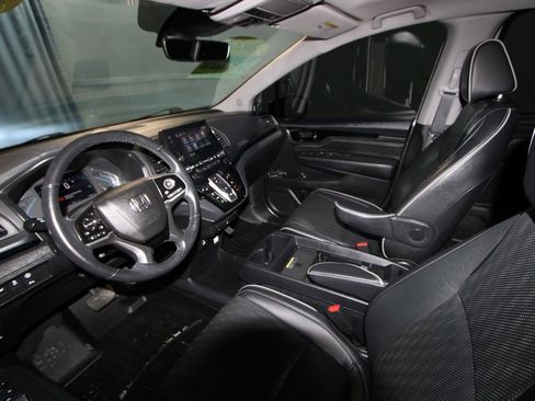 Used 2022 Honda Odyssey Elite image 2