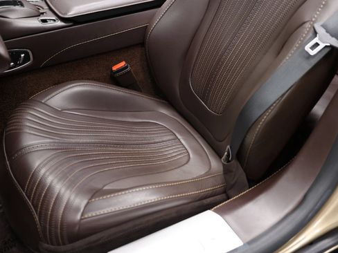 Used 2019 Aston Martin DB11 Volante RWD image 18