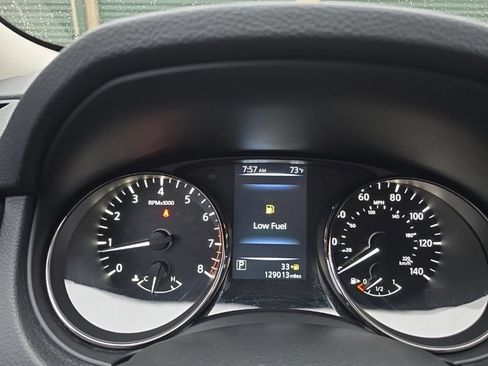 Used 2017 Nissan Rogue SV w/ SV Premium Package AWD/4WD image 28