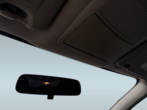 Used 2018 Nissan Rogue Sport S w/ S Appearance Package image 18