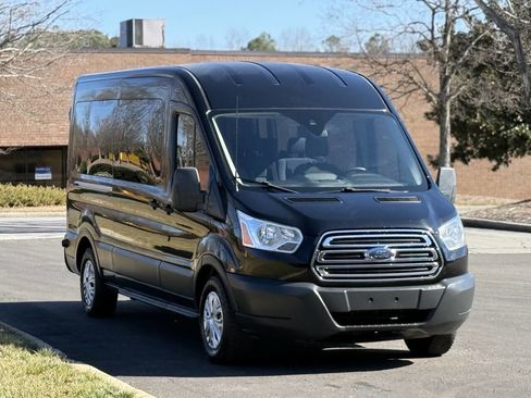 Used 2018 Ford Transit 350 XLT image 3