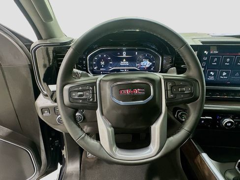 Used 2025 GMC Sierra 1500 SLT AWD/4WD image 11