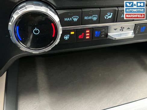 Used 2025 Ford F250 Platinum w/ Platinum Plus Package AWD/4WD image 9