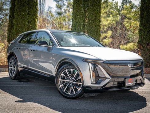 Used 2024 Cadillac Lyriq Sport image 4