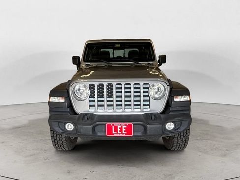 Used 2020 Jeep Gladiator Sport w/ Quick Order Package 24S AWD/4WD image 9