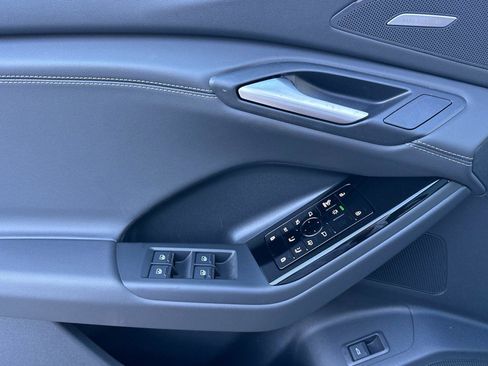 New 2025 Audi Q6 e-tron Premium Plus image 10