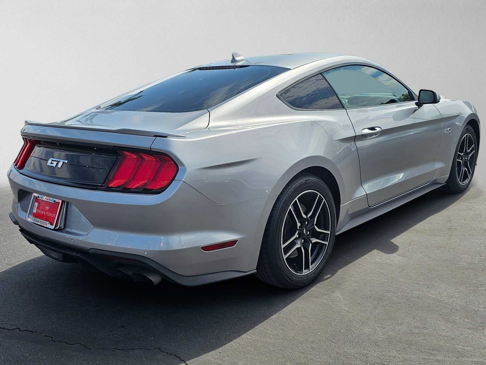 Used 2020 Ford Mustang GT RWD image 3