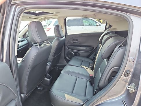 Used 2019 Honda HR-V EX-L image 9