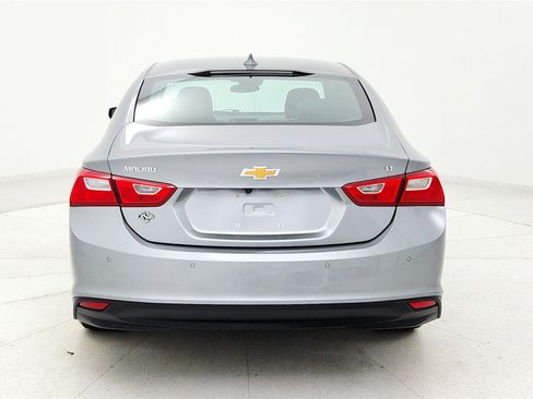Used 2025 Chevrolet Malibu LT image 3