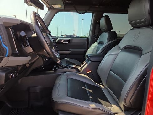 Used 2022 Ford Bronco Black Diamond w/ Sasquatch Package AWD/4WD image 15