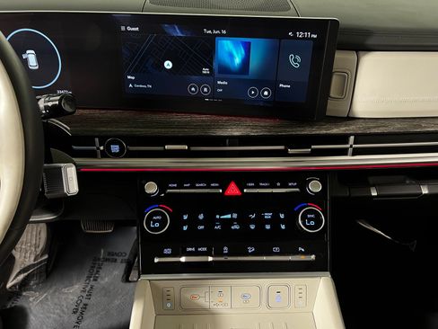Used 2024 Hyundai Santa Fe Calligraphy FWD image 16