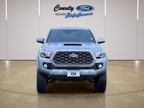 Used 2021 Toyota Tacoma TRD Sport w/ Technology Package image 6