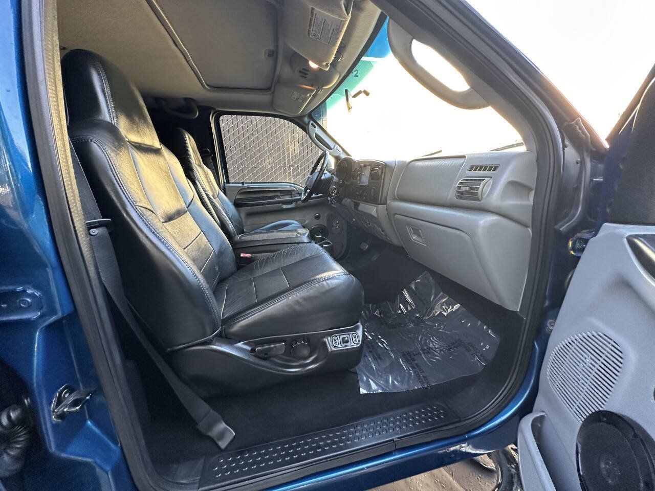 Used 2005 Ford F250 XLT AWD/4WD image 20
