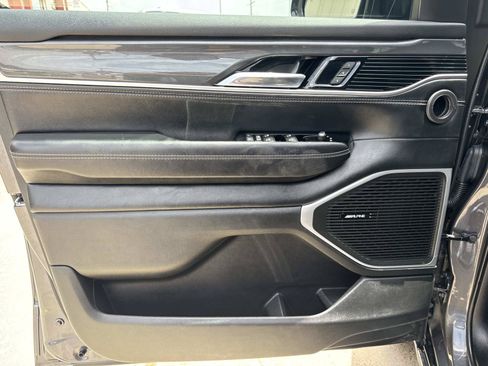 Used 2022 Jeep Wagoneer Series I AWD/4WD image 18