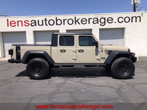 Used 2020 Jeep Gladiator Sport w/ Quick Order Package 24S AWD/4WD image 1