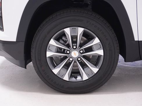 New 2026 Chevrolet Equinox LT image 11