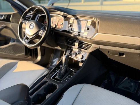 Used 2019 Volkswagen Jetta R-Line FWD image 7