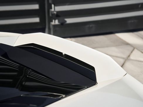 Used 2022 Lamborghini Huracan EVO image 8