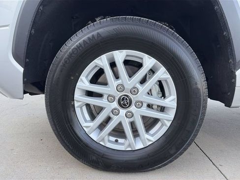 Used 2024 Toyota Tundra SR5 AWD/4WD image 19