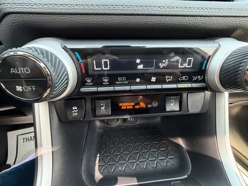Used 2019 Toyota RAV4 XLE w/ Convenience Package AWD/4WD image 28