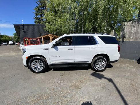Used 2024 GMC Yukon Denali AWD/4WD image 3