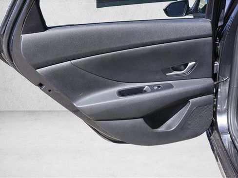 Used 2021 Hyundai Elantra SEL FWD image 20