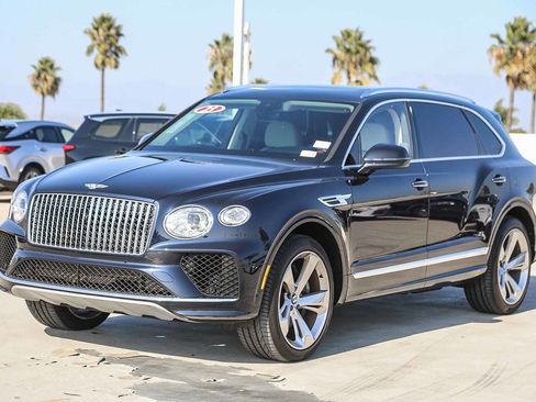 Used 2023 Bentley Bentayga Extended Wheelbase image 3