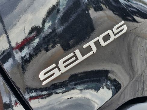 New 2026 Kia Seltos EX image 8