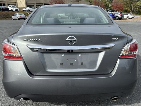 Used 2015 Nissan Altima 2.5 SV w/ Convenience Package image 5