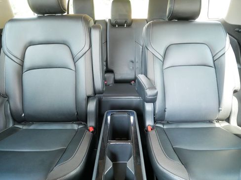 Certified 2024 Nissan Pathfinder SL w/ SL Premium Package AWD/4WD image 13