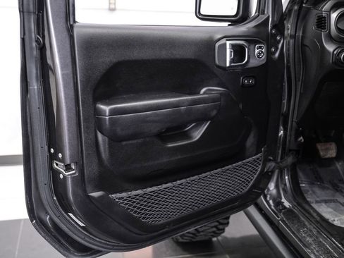 Used 2023 Jeep Gladiator Willys image 45