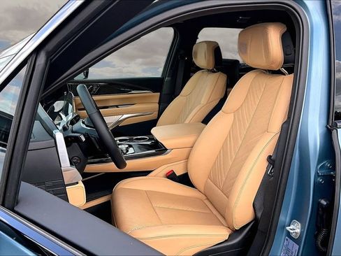 Certified 2025 Cadillac Escalade IQ Luxury 2 AWD/4WD image 21