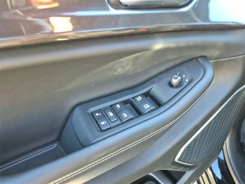 Used 2022 Jeep Grand Cherokee L Laredo w/ Luxury Tech Group I image 59