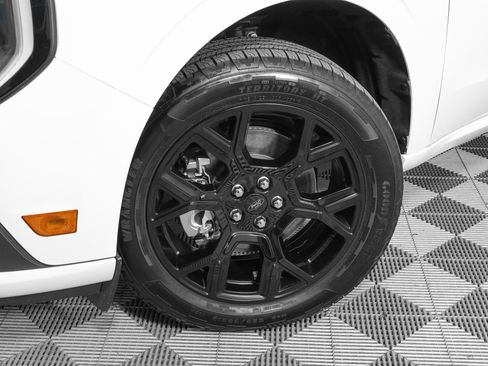 Used 2025 Ford Maverick Lobo image 30