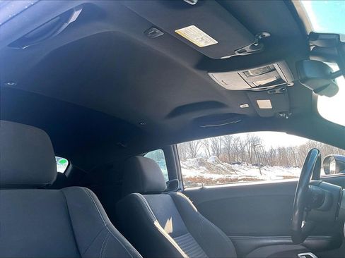 Used 2019 Dodge Challenger SXT image 17