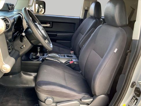 Used 2014 Toyota FJ Cruiser 4WD w/ Convenience Package image 8