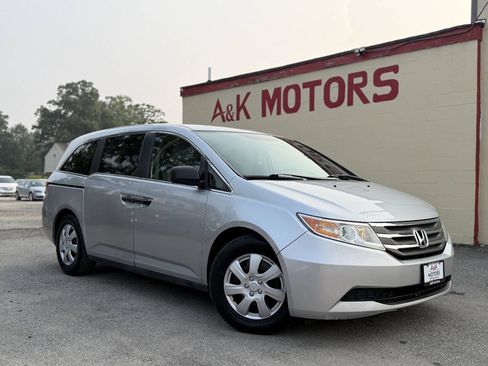 Used 2011 Honda Odyssey LX image 1