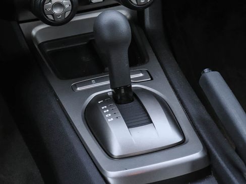 Used 2010 Chevrolet Camaro LT RWD image 21