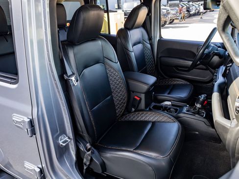 Used 2021 Jeep Wrangler Unlimited Sahara AWD/4WD image 31
