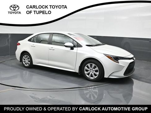 Used 2026 Toyota Corolla LE FWD image 6